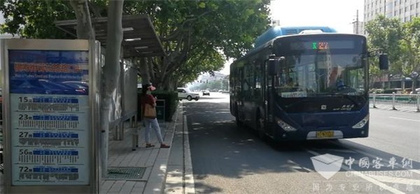 晚6點(diǎn)準(zhǔn)時(shí)發(fā)車！濰坊新增兩條“夜經(jīng)濟(jì)”公交專線(圖1)