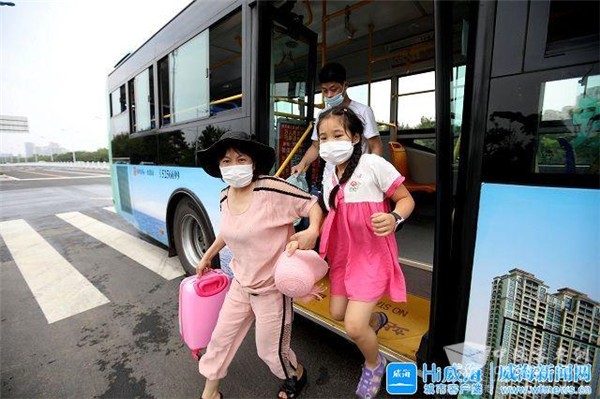 今日，北京市氣象部門預(yù)報顯示，京津冀地區(qū)于12日將有一次區(qū)域性強降雨天氣過程，大部分地區(qū)將出現(xiàn)大到暴雨，局地有大暴雨，為今年入汛以來最強降雨過程。    在全民高度關(guān)注的氛圍中，小編相信，很多人都是帶(圖2)