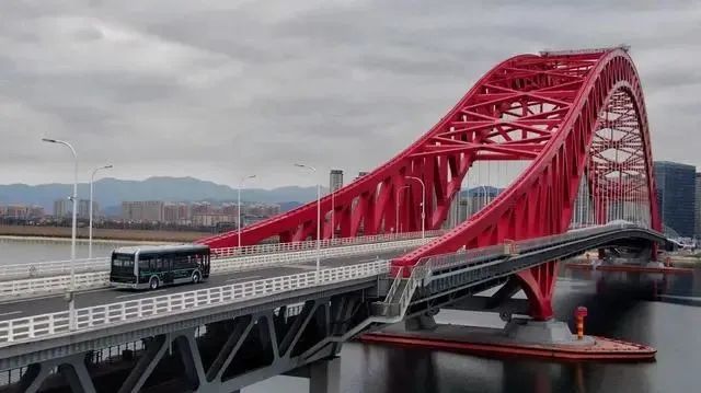 宇通高端公交上線!北侖公交開創(chuàng)綠色交通“新時(shí)代”(圖6) 圖片