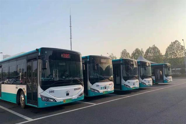 終于來了！武漢首臺智能公交車正式上路(圖1)